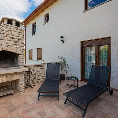 Villa Rita In Pinezici - Haus Fuer 5 Personen *