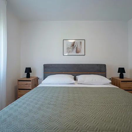 Villa Rita In Pinezici - Haus Fuer 5 Personen